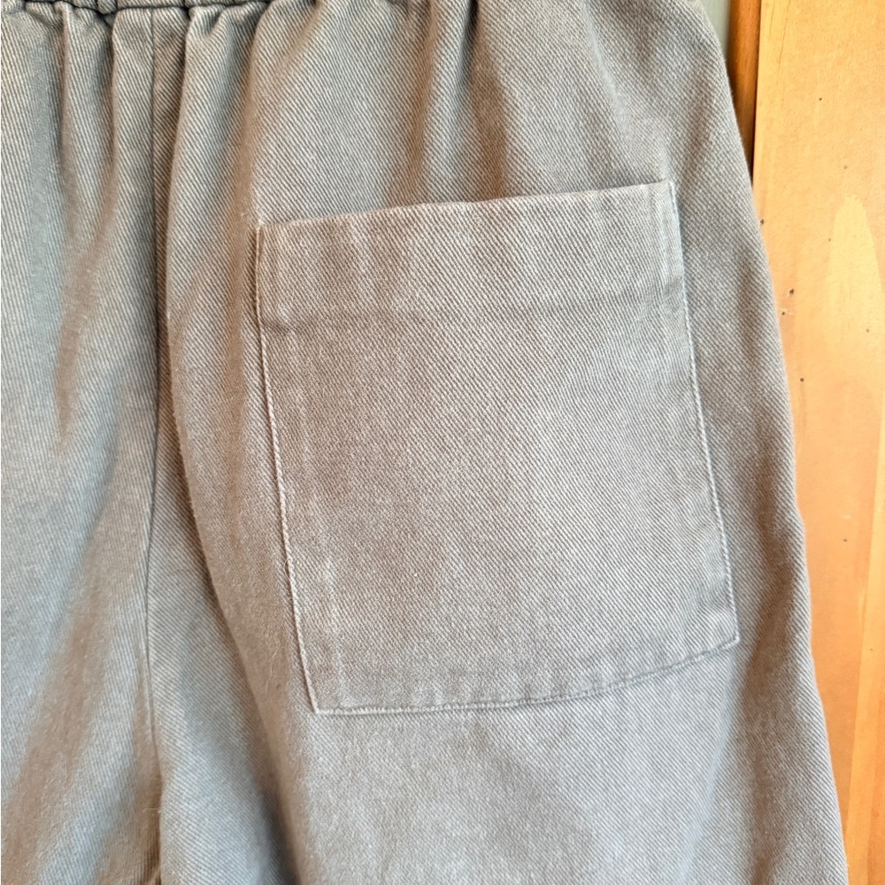 7115 by Szeki NYC Relaxed Elastic Waist Pants in Gray - Picture 7 of 11